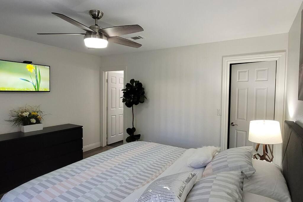 L - Fully Remodeled And Professionally Decorated Las Vegas Bagian luar foto